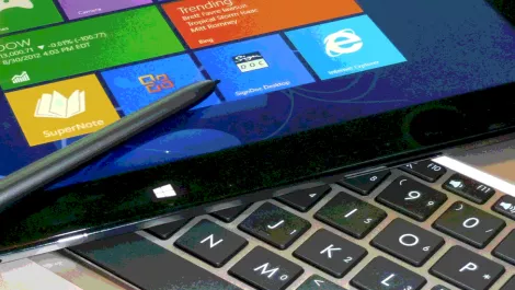 Signdoc desktop icon on windows 8 hybrid tablet and keyboard zoom rdax 800x600 100